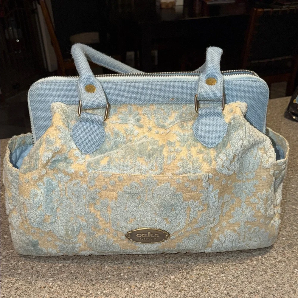 Cake Petunia Pickle Bottom Baby Bag